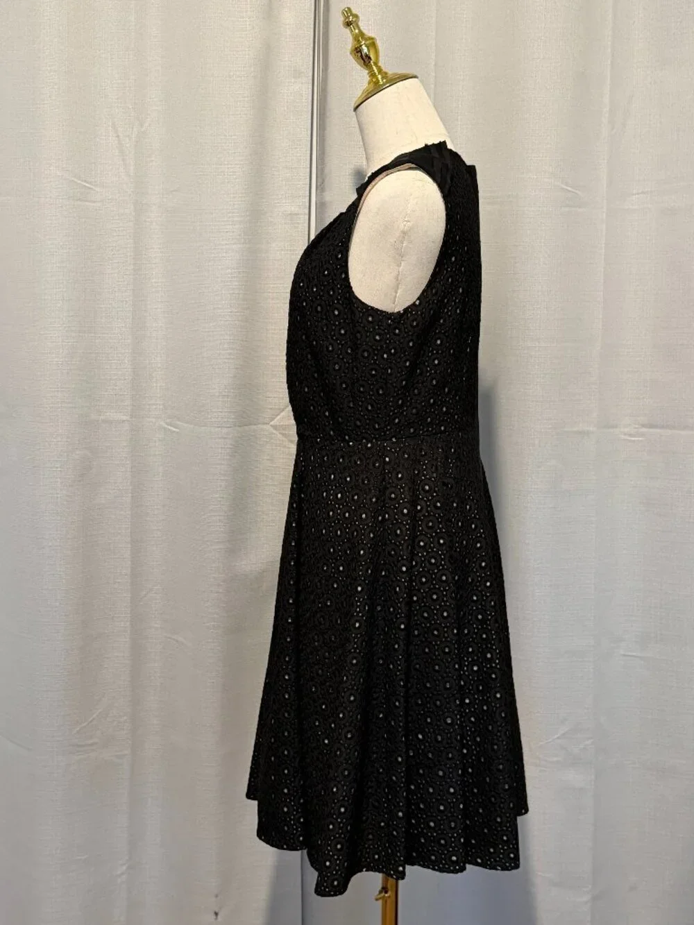 Vince Camuto Sleeveless Midi Dress - Black & Tan Cottagecore - Size 6 - Picture 5 of 13